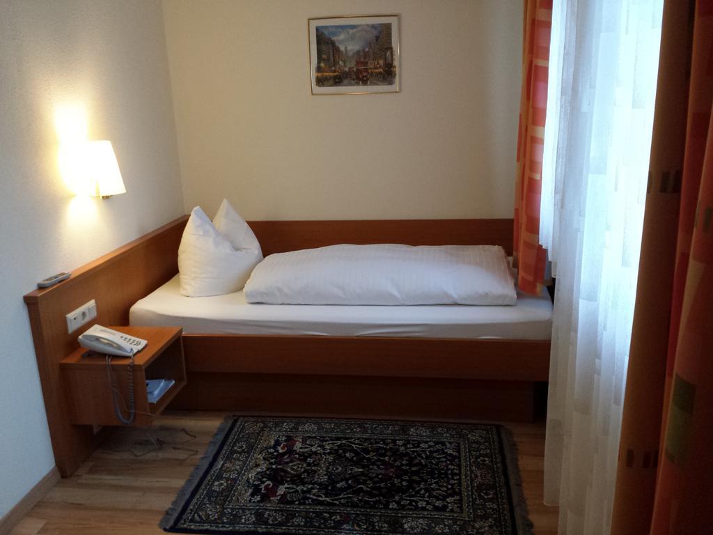 Hotel Am Exerzierplatz MHG Habitación foto